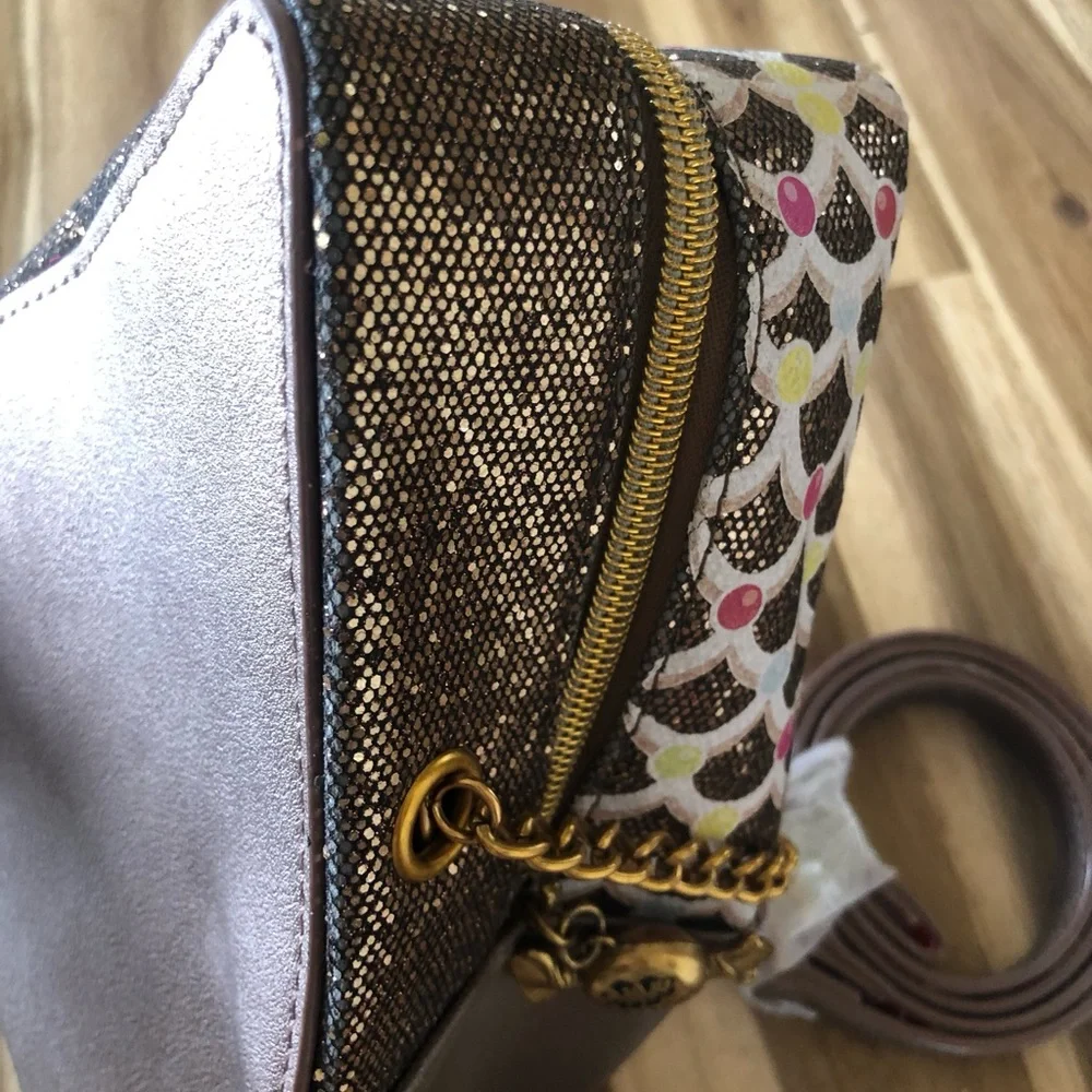 Betsey Johnson Kitsch gingerbread house Christmas Crossbody Bag new without tag - Picture 6 of 10